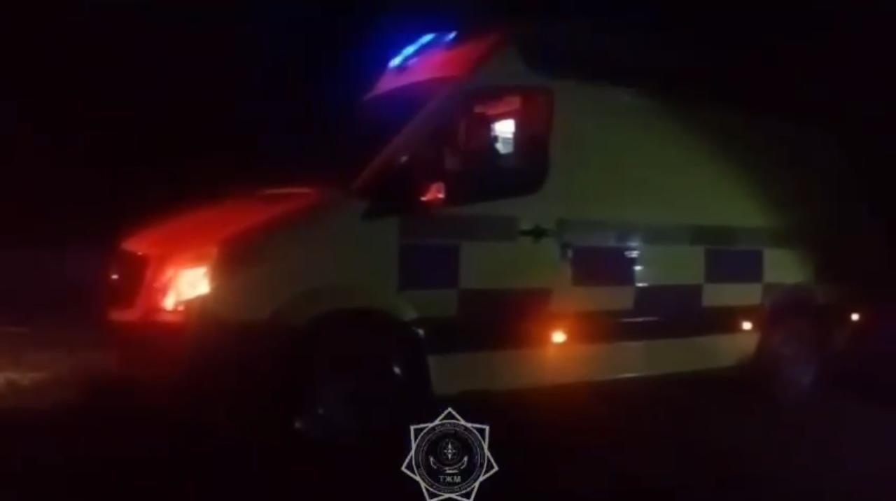 В Актобе &quot;скорая&quot; с больным с подозрением на инсульт застряла в грязи